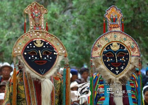 藏戲面具：多姿多彩！