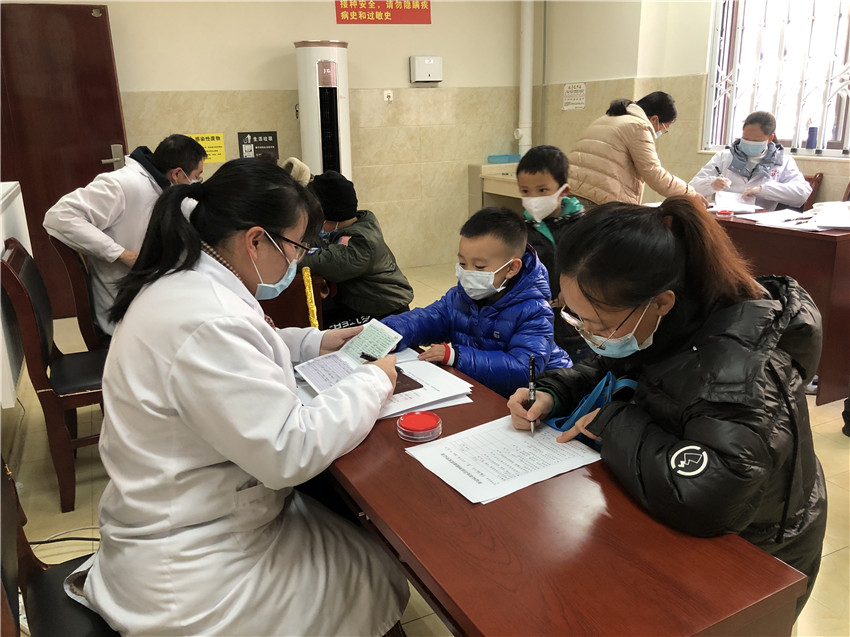 圖為醫(yī)護(hù)人員.jpg 圖為醫(yī)護(hù)人員.jpg