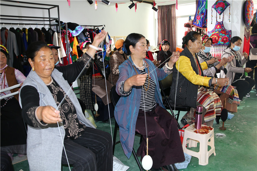 婦女們?cè)?jpg 婦女們?cè)?jpg